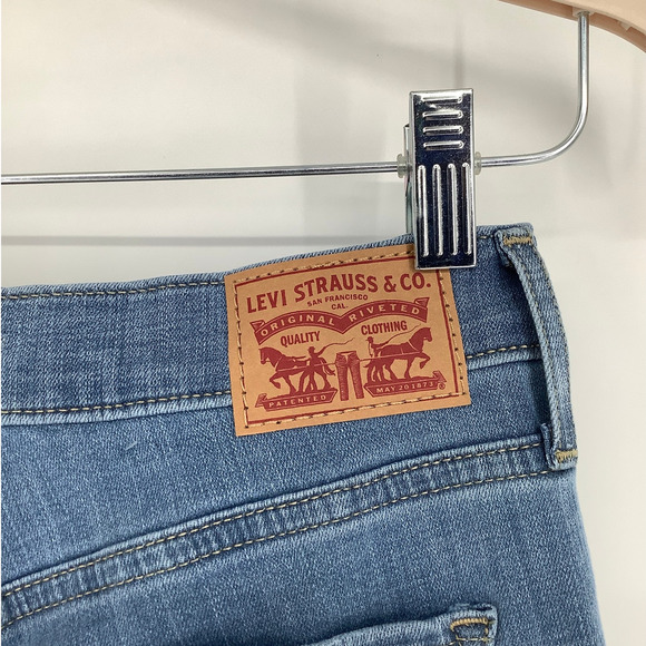 Levis Women's 28 Blue Light Wash Denim 315 Shaping Bootcut Jeans Mid Rise L3-3 - Picture 7 of 9